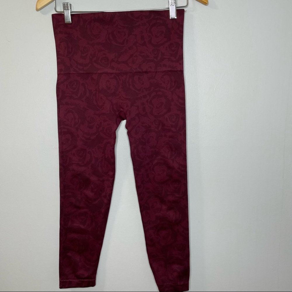 Spanx Look at Me Now Cropped Garnet Rose Seamless Leggings - Picture 2 of 8